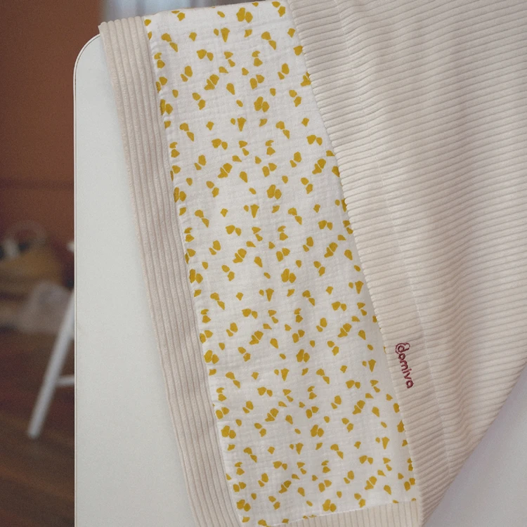 Couverture réversible esprit safari pour bébé