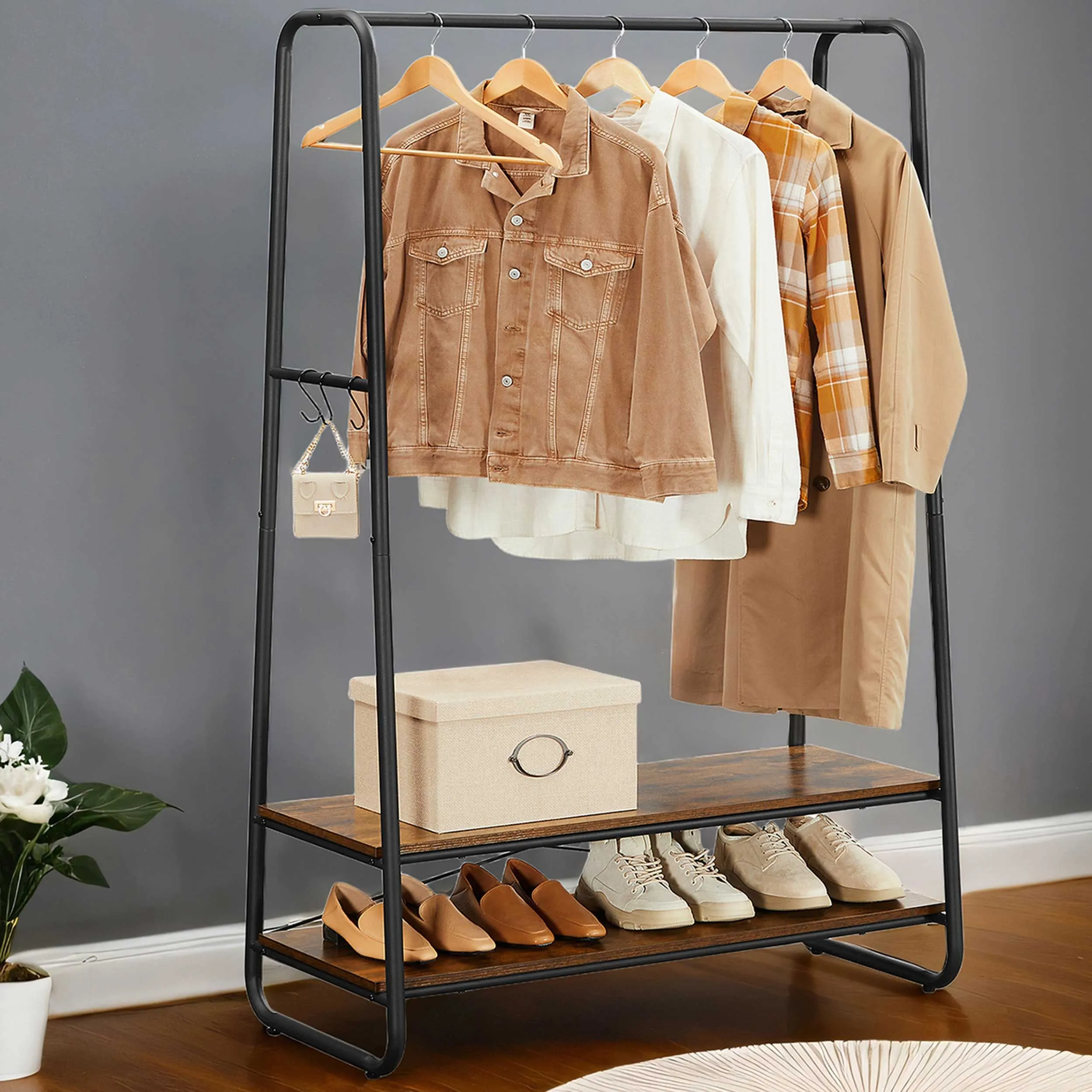 Portemanteau rustique en acier brun/noir avec 2 étagères et 6 crochets