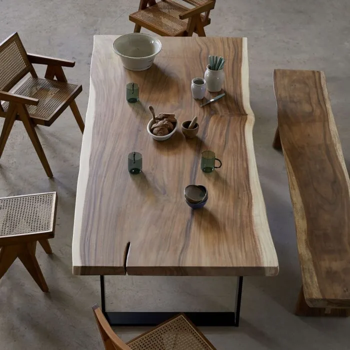 Almunda, table à manger bois de Suar, personnalisable