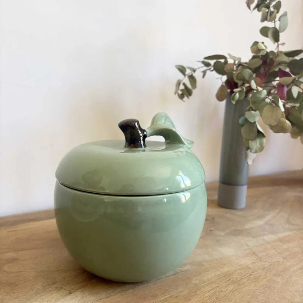 Boîte Pomme avec couvercle coloris matcha pour tout ranger H17cm