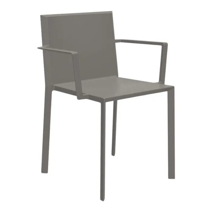 Quartz, chaise avec accoudoirs, design épuré