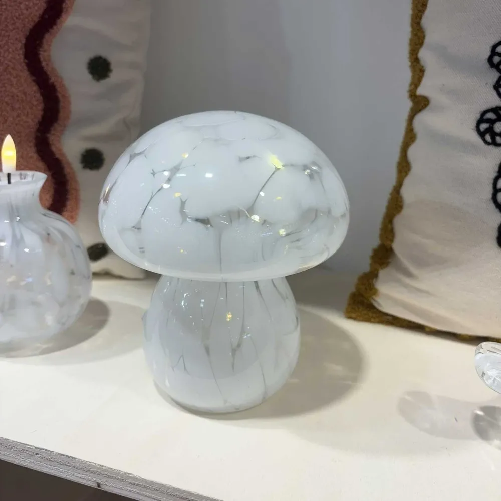 Lampe décorative champi tacheté blanche LED à piles