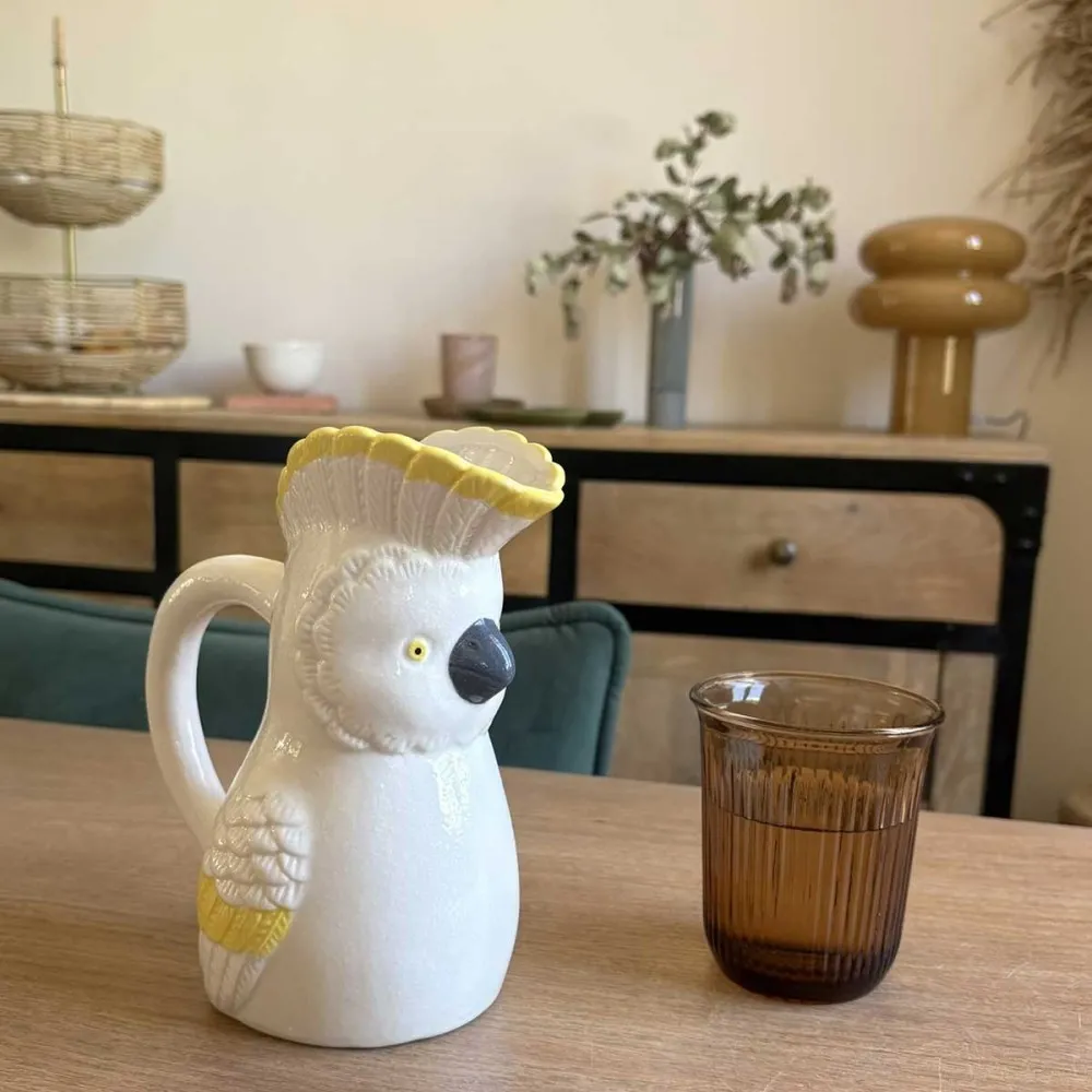 Pichet, carafe ou vase Perruche en grès jaune et blanc